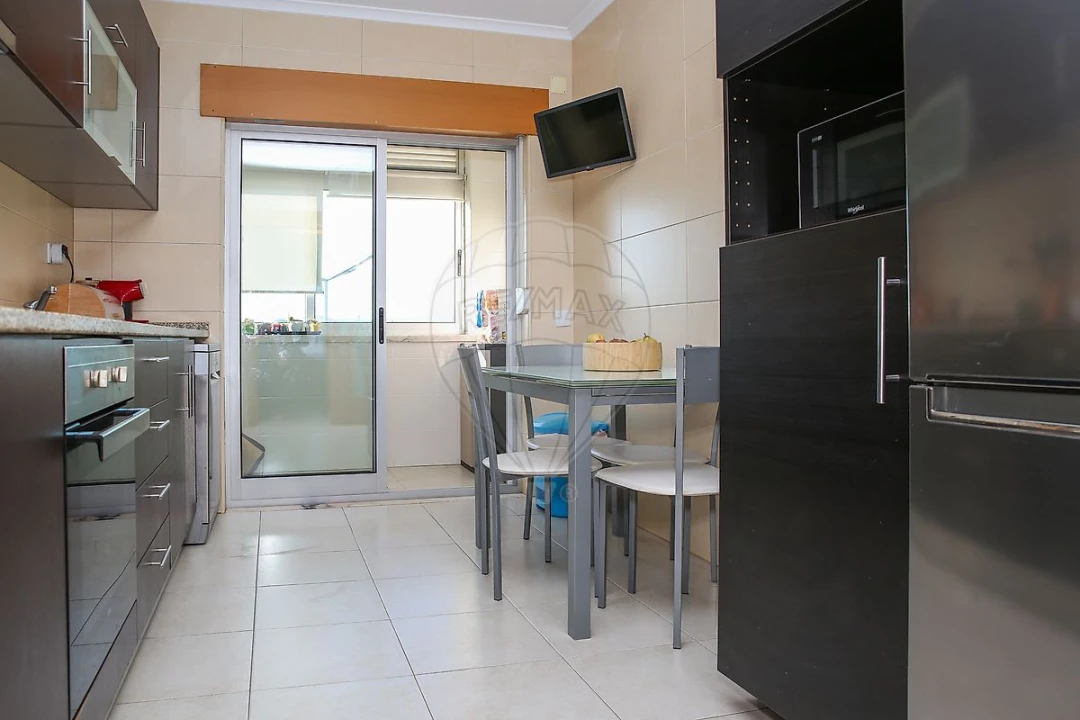 Apartamento T3 para Venda em Carregado e Cadafais Foto 5