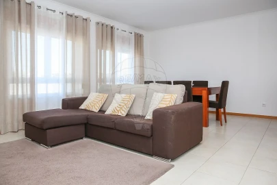 Apartamento T3 para Venda em Carregado e Cadafais