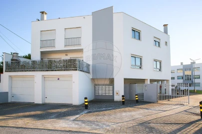 Apartamento T3 para Venda em Carregado e Cadafais