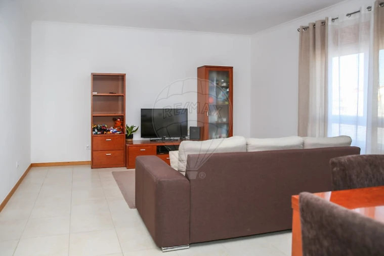 Apartamento T3 para Venda em Carregado e Cadafais Foto 16