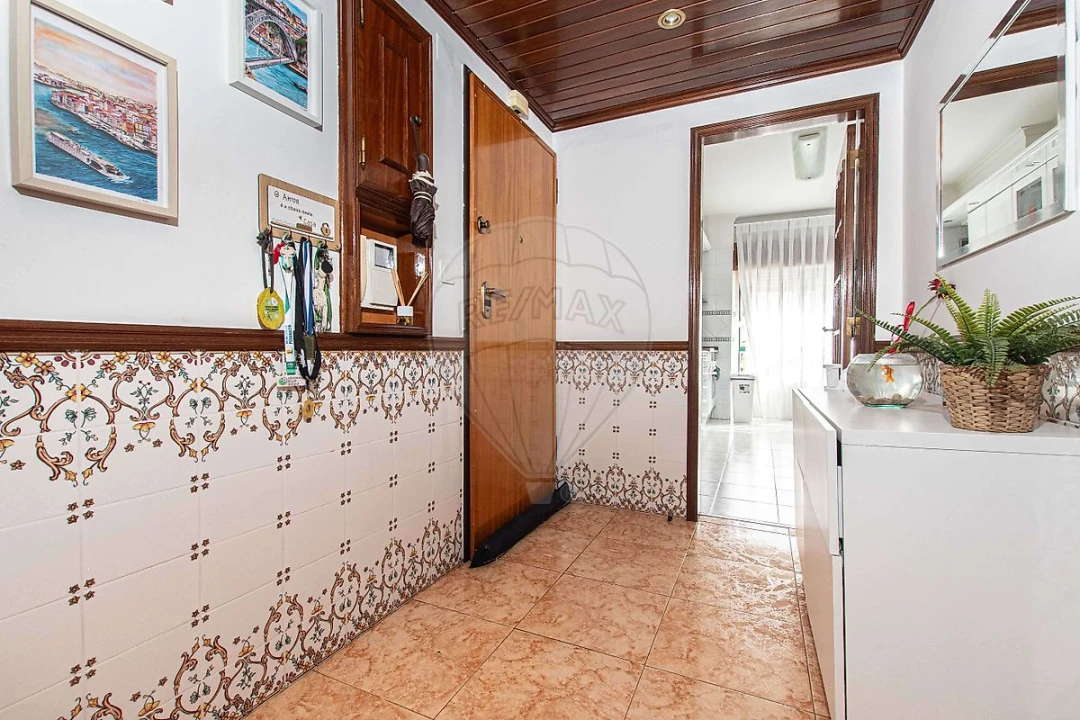 Apartamento T2 para Venda em Carregado e Cadafais Foto 15