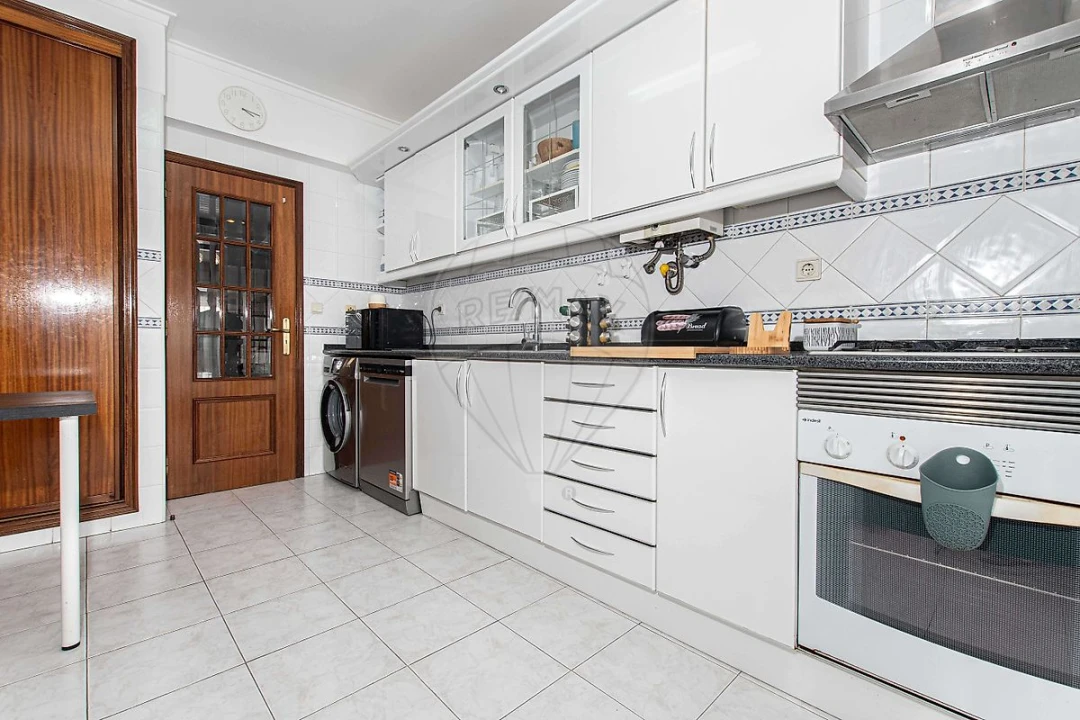 Apartamento T2 para Venda em Carregado e Cadafais Foto 22