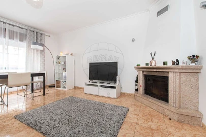 Apartamento T2 para Venda em Carregado e Cadafais