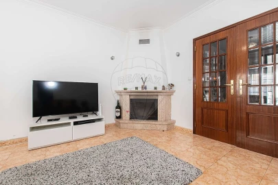 Apartamento T2 para Venda em Carregado e Cadafais