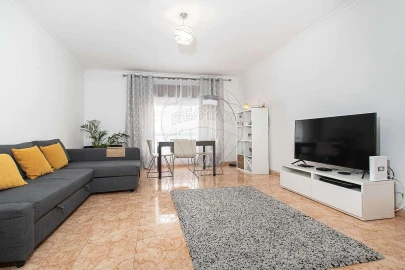 Apartamento T2 para Venda em Carregado e Cadafais