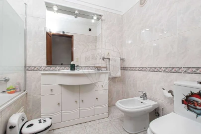 Apartamento T2 para Venda em Carregado e Cadafais