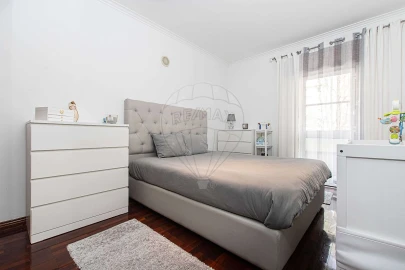 Apartamento T2 para Venda em Carregado e Cadafais