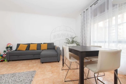 Apartamento T2 para Venda em Carregado e Cadafais