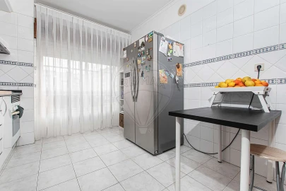 Apartamento T2 para Venda em Carregado e Cadafais