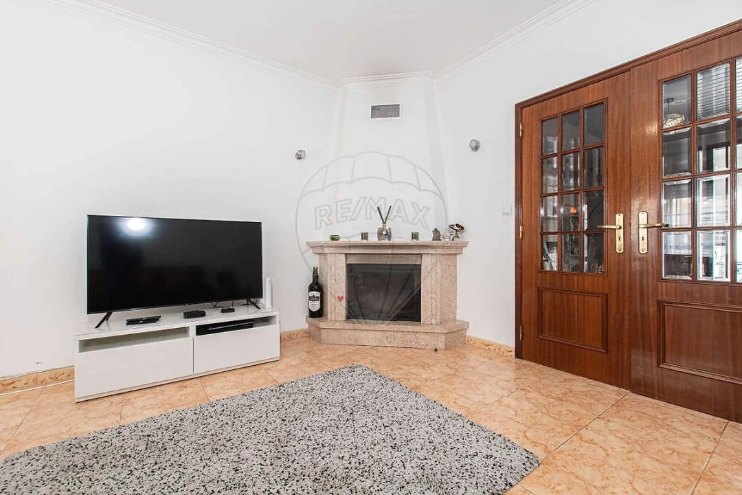 Apartamento T2 para Venda em Carregado e Cadafais Foto 20