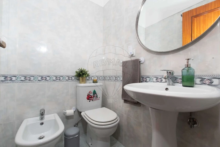 Apartamento T2 para Venda em Carregado e Cadafais Foto 10