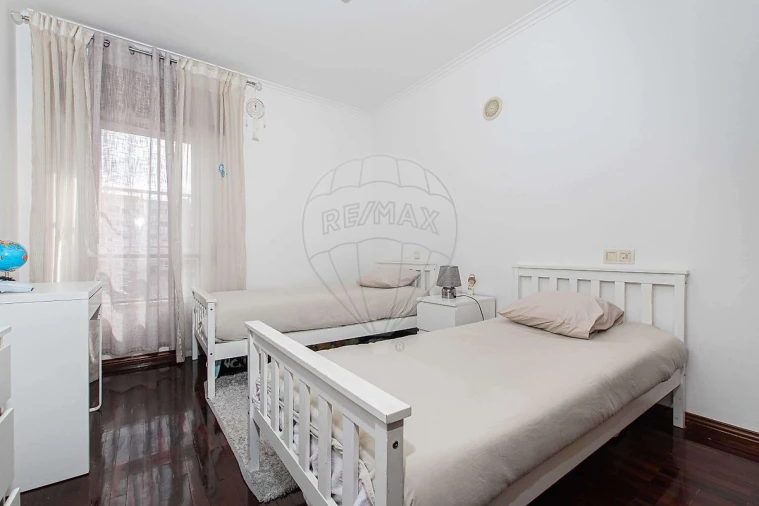 Apartamento T2 para Venda em Carregado e Cadafais Foto 11