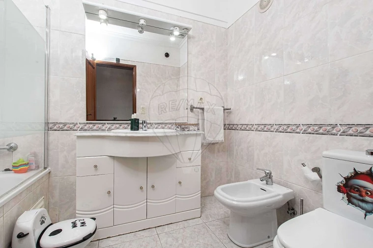 Apartamento T2 para Venda em Carregado e Cadafais Foto 12