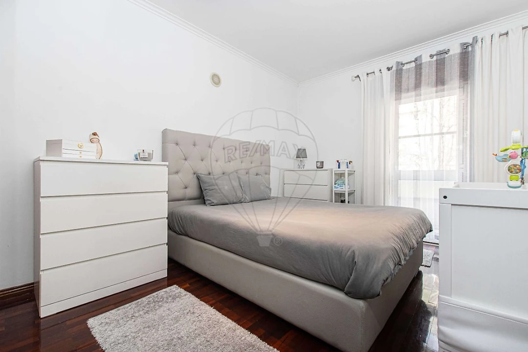 Apartamento T2 para Venda em Carregado e Cadafais Foto 3