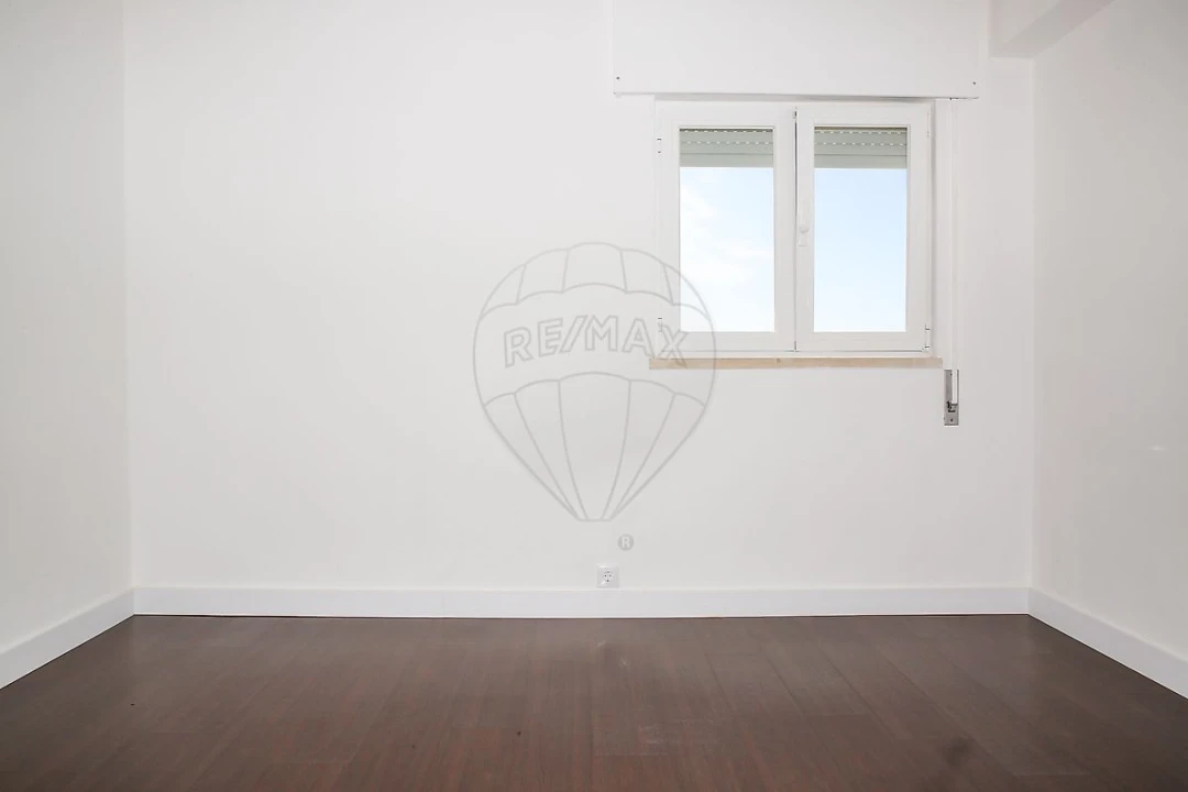 Apartamento T2 para Venda em Olivais Foto 3