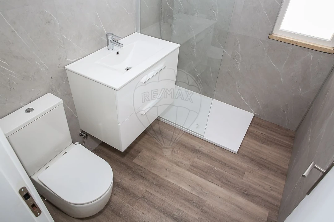 Apartamento T2 para Venda em Olivais Foto 2