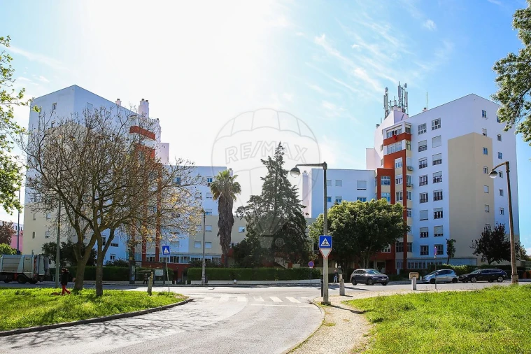 Apartamento T2 para Venda em Olivais Foto 22