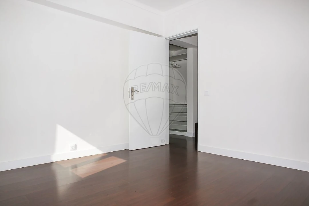 Apartamento T2 para Venda em Olivais Foto 4