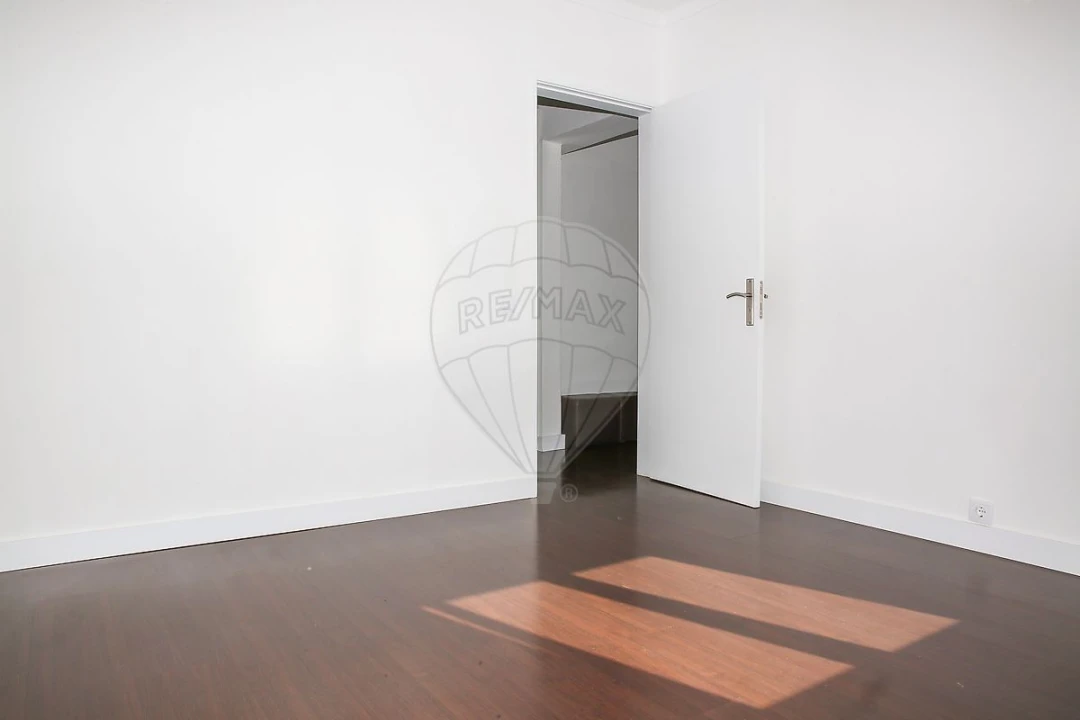 Apartamento T2 para Venda em Olivais Foto 6