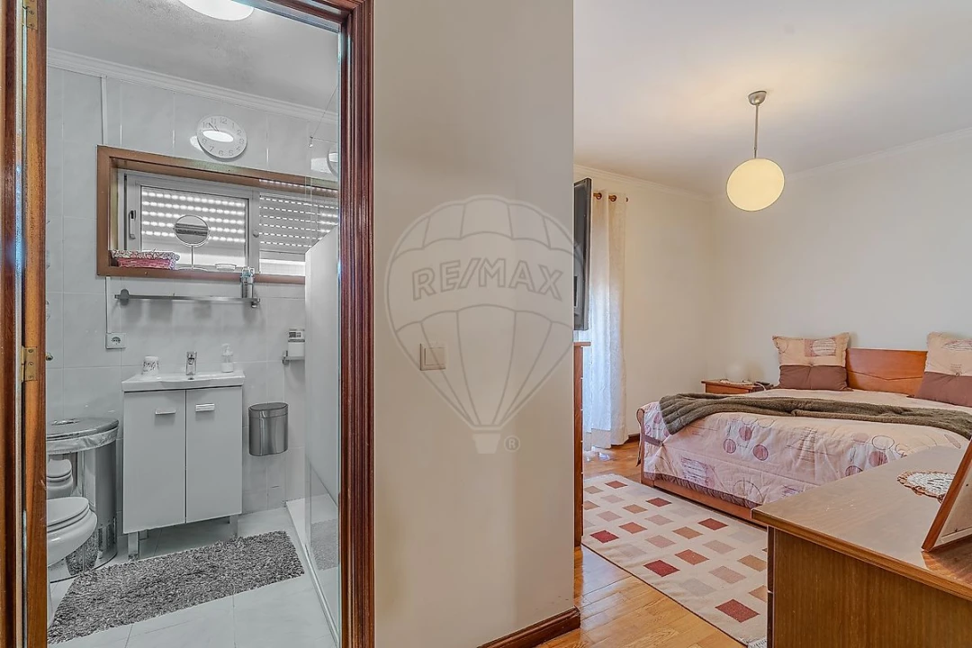 Apartamento T4 para Venda em Mafamude e Vilar do Paraíso Foto 17