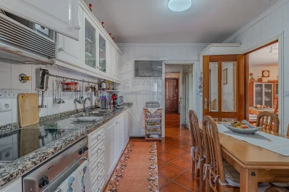 Apartamento T4 para Venda em Mafamude e Vilar do Paraíso