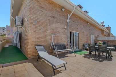 Apartamento T4 para Venda em Mafamude e Vilar do Paraíso