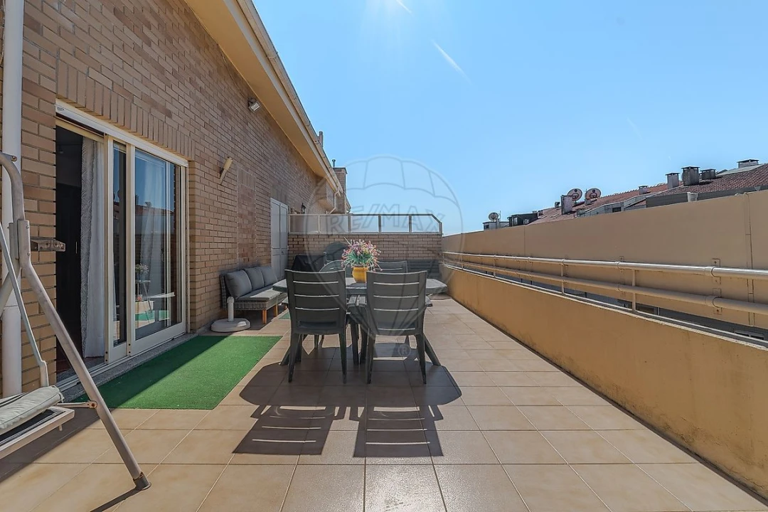 Apartamento T4 para Venda em Mafamude e Vilar do Paraíso Foto 27