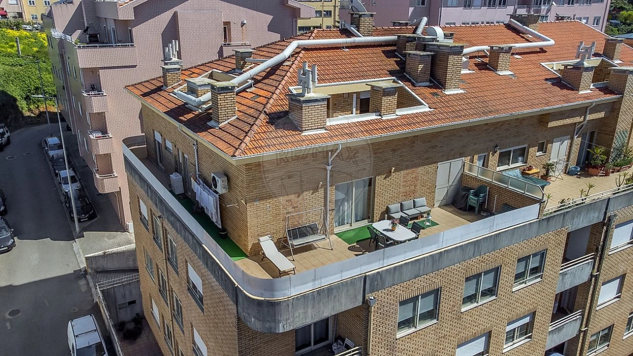 Apartamento T4 para Venda em Mafamude e Vilar do Paraíso Foto 9