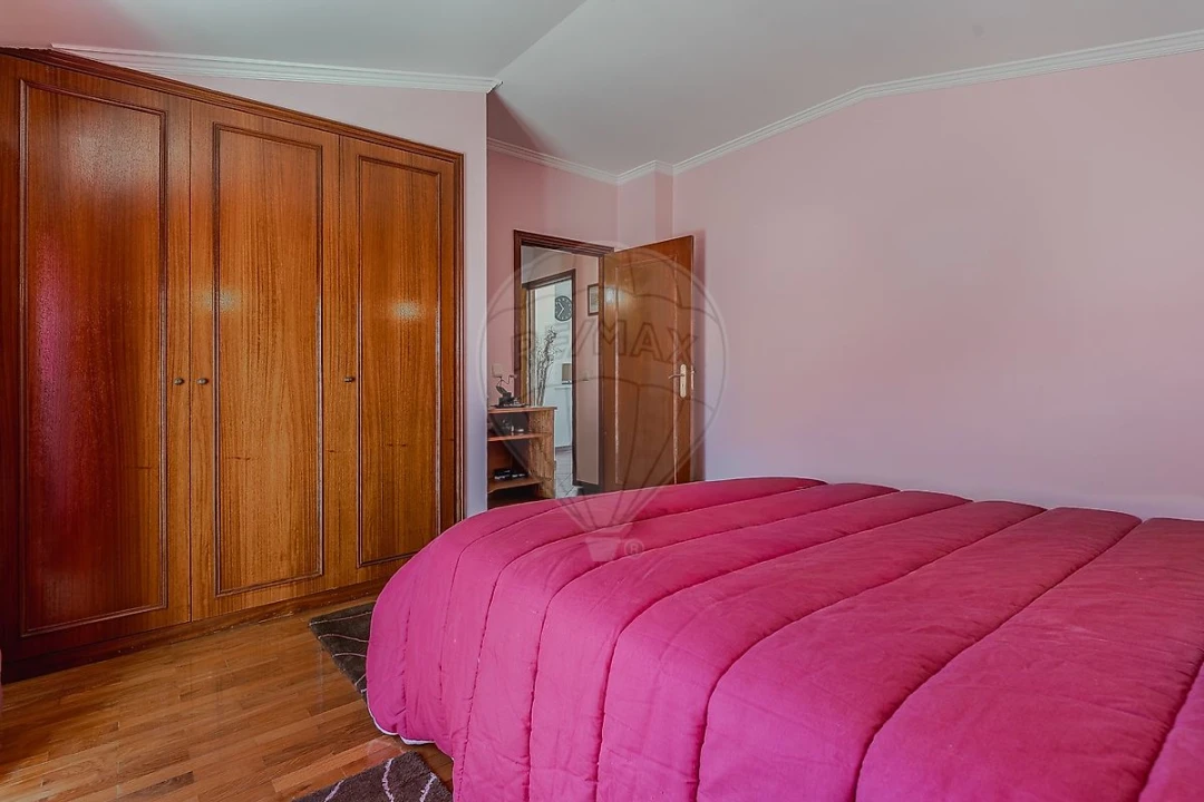 Apartamento T4 para Venda em Mafamude e Vilar do Paraíso Foto 37