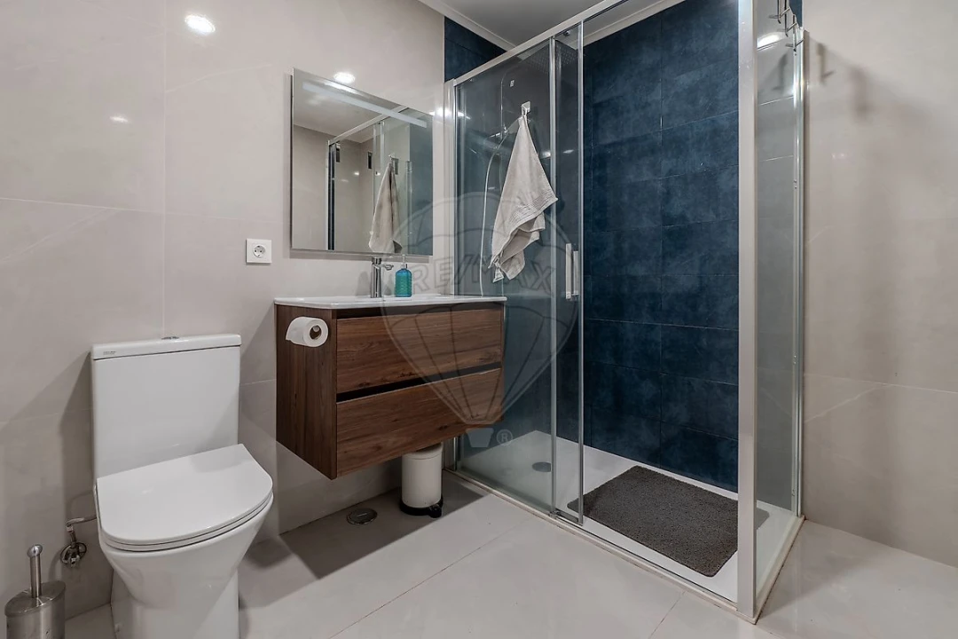 Moradia T3 para Venda em Santo Quintino Foto 12