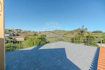 Moradia T3 para Venda em Santo Quintino