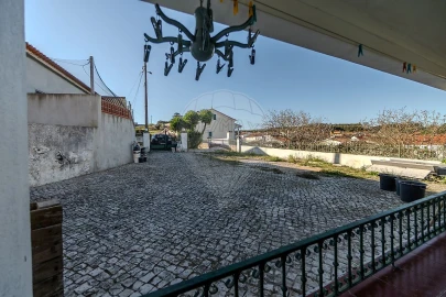 Moradia T3 para Venda em Santo Quintino