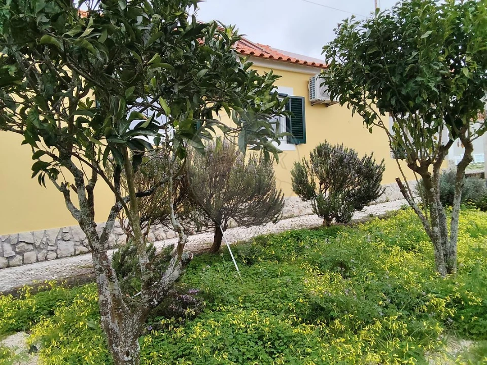 Moradia T3 para Venda em Santo Quintino Foto 32