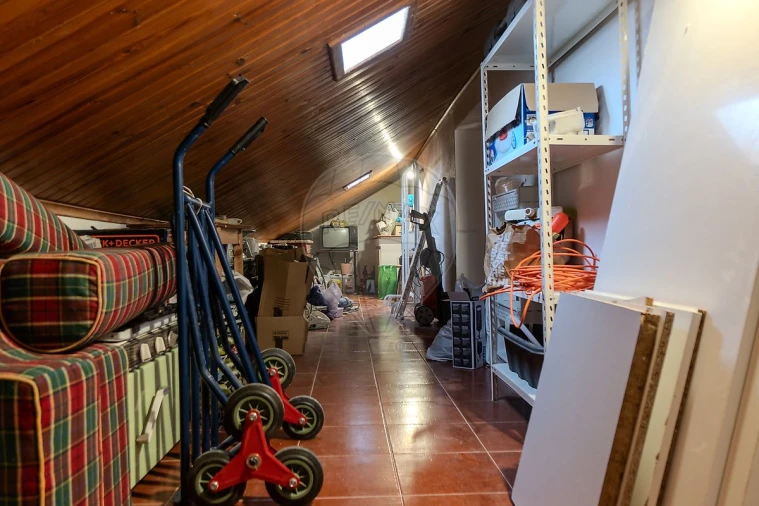 Moradia T3 para Venda em Santo Quintino Foto 29