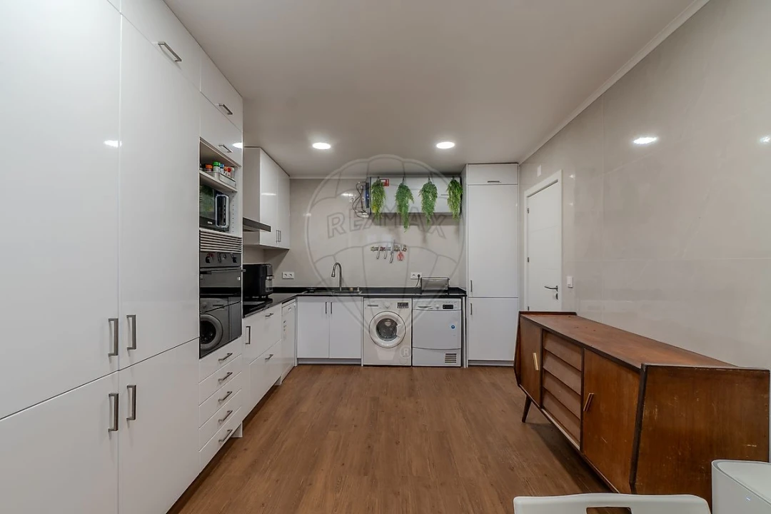 Moradia T3 para Venda em Santo Quintino Foto 16