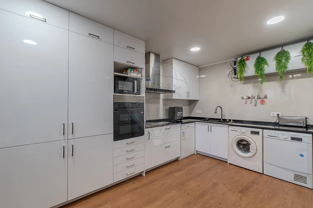 Moradia T3 para Venda em Santo Quintino Foto 17