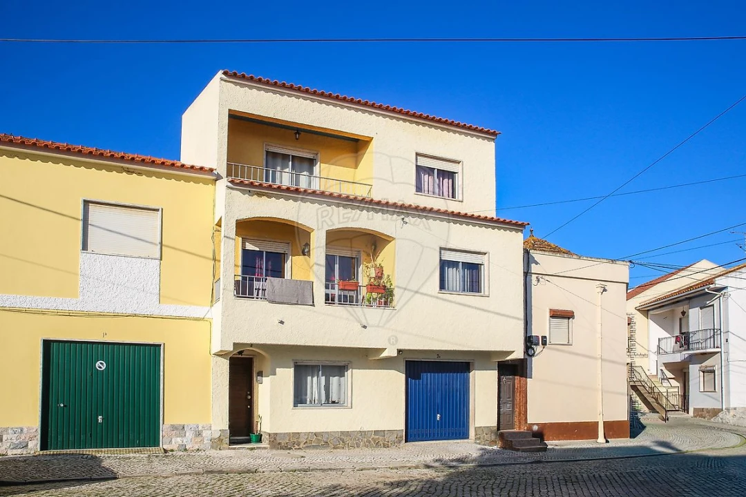 Moradia T3 para Venda em Vila Nova da Rainha Foto 2