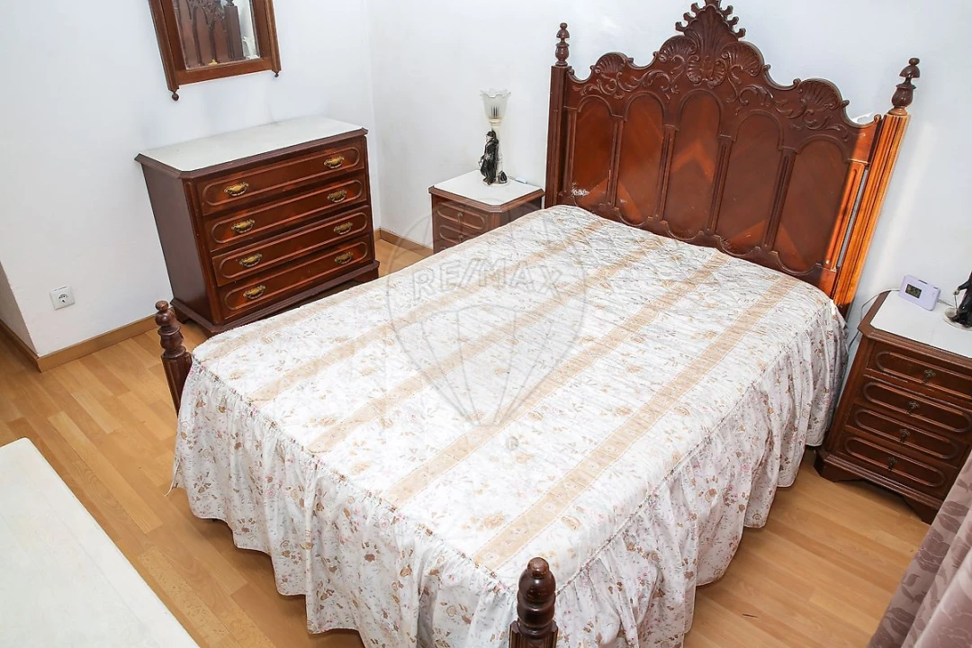 Moradia T3 para Venda em Vila Nova da Rainha Foto 11