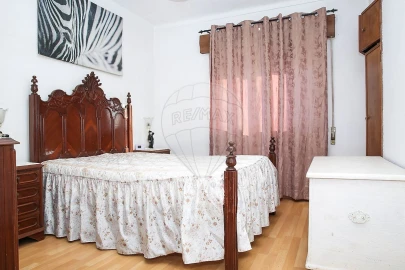 Moradia T3 para Venda em Vila Nova da Rainha
