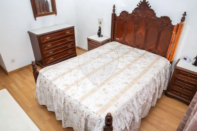 Moradia T3 para Venda em Vila Nova da Rainha