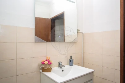 Moradia T3 para Venda em Vila Nova da Rainha