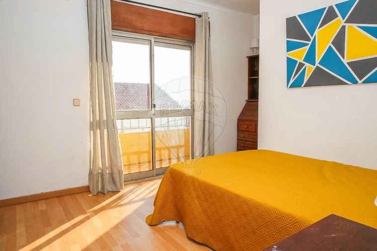 Moradia T3 para Venda em Vila Nova da Rainha Foto 6