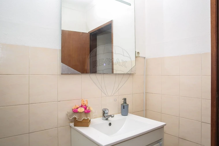 Moradia T3 para Venda em Vila Nova da Rainha Foto 19