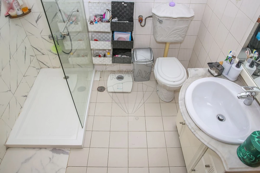 Moradia T3 para Venda em Vila Nova da Rainha Foto 17