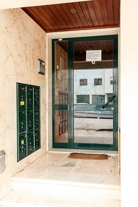 Apartamento T2 para Venda em Castanheira do Ribatejo e Cachoeiras