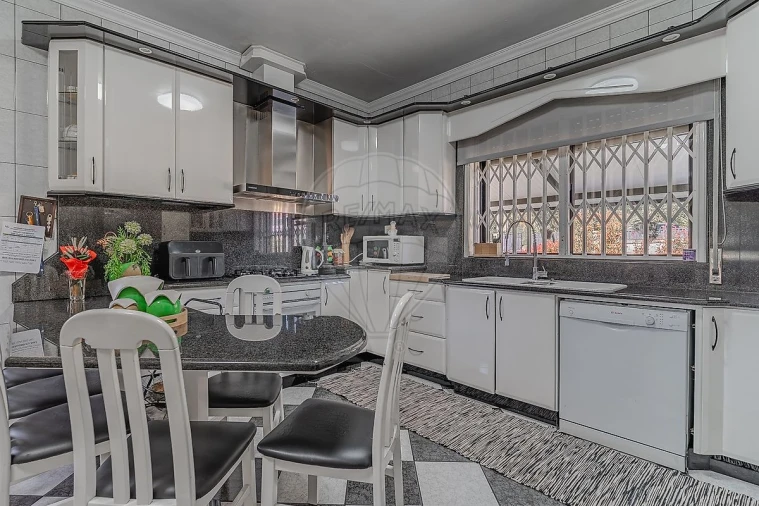 Moradia T3 para Venda em Fornos Foto 4