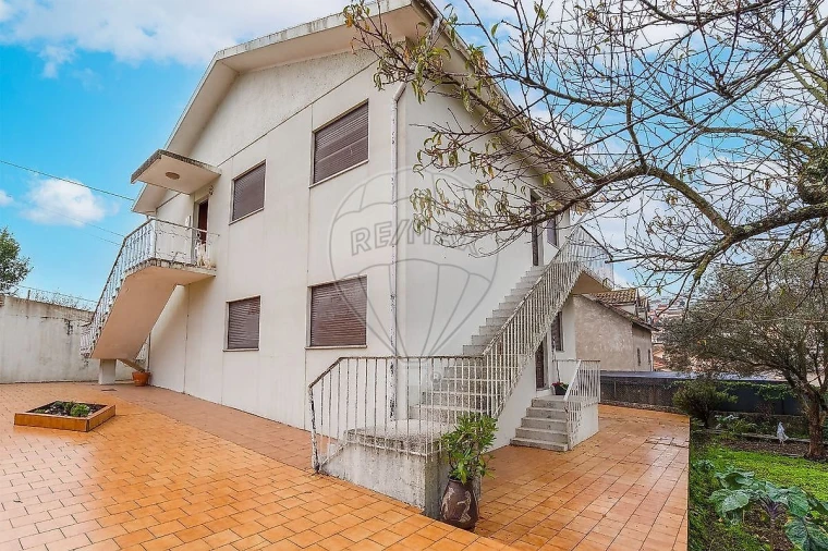 Moradia T5 para Venda em Fânzeres e São Pedro da Cova Foto 18