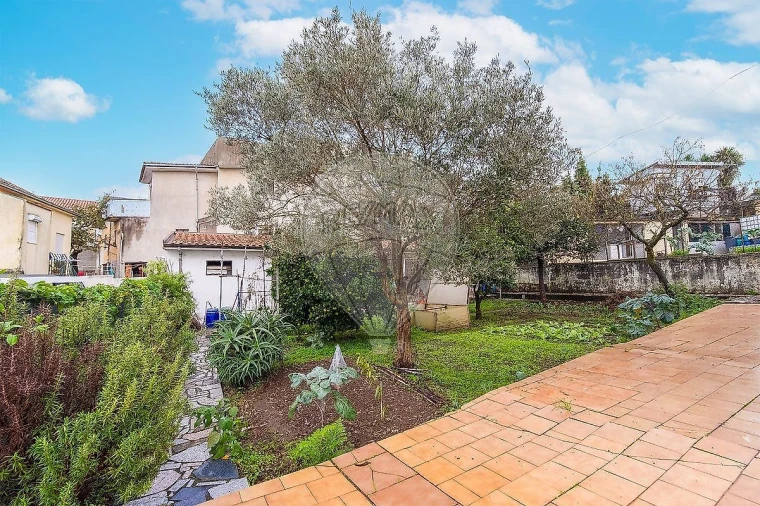 Moradia T5 para Venda em Fânzeres e São Pedro da Cova Foto 9