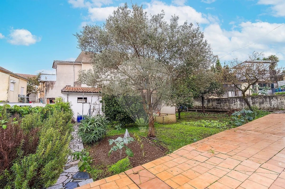 Moradia T5 para Venda em Fânzeres e São Pedro da Cova Foto 9