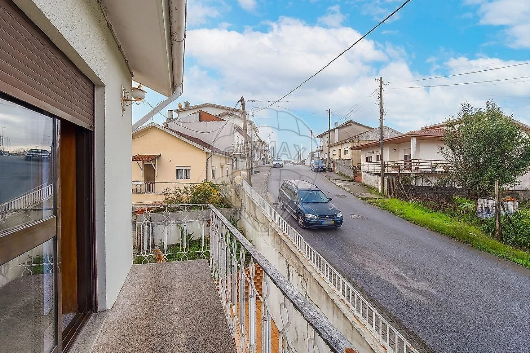 Moradia T5 para Venda em Fânzeres e São Pedro da Cova Foto 27
